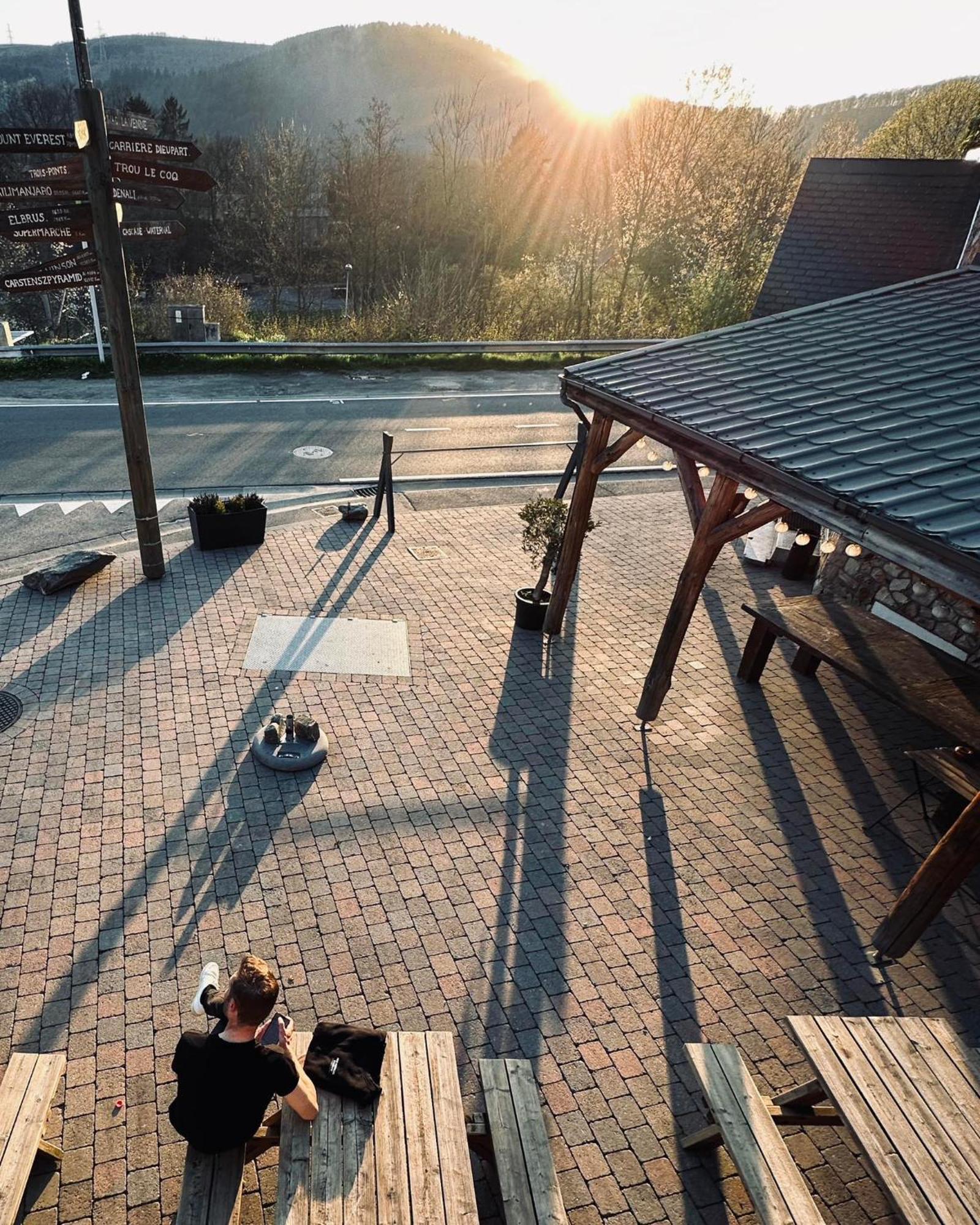 Hotel Le Coffee Ride Cycling Cafe Stavelot Esterno foto